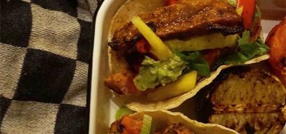 Taco al Pastor met ananas en maiskolf